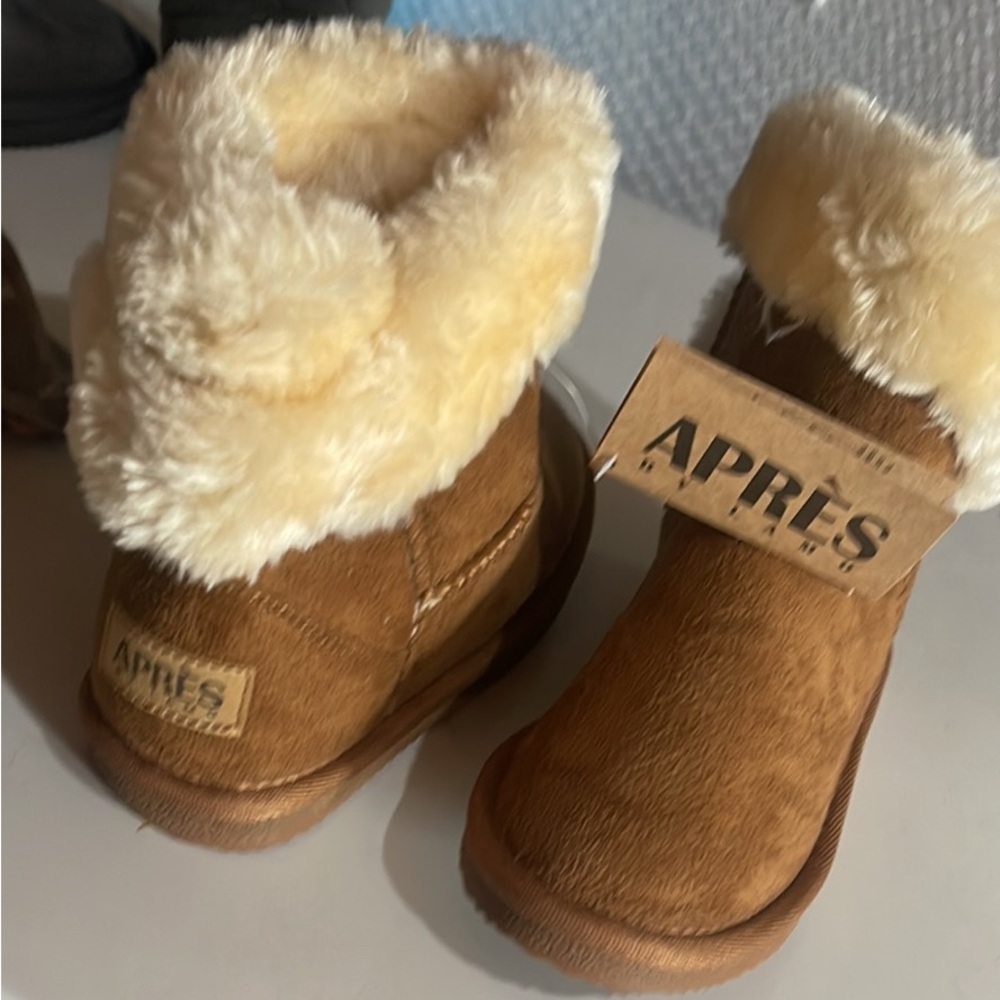 Kids size 12 boots never worn and need a good home